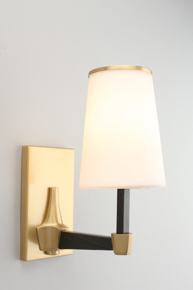 APL.803.01.01 APLOYT бра Malcia, латунь