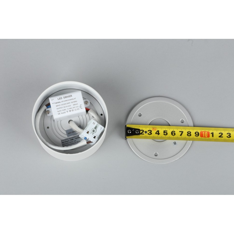 OML-100909-06 OMNILUX белый светодиодный накладной светильник Salentino, 6W, 4000K, 330Lm