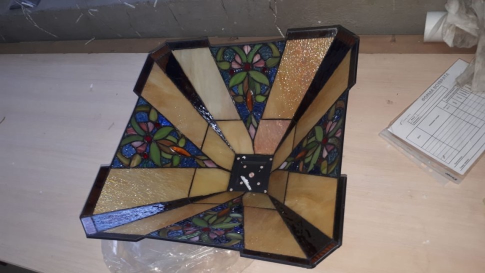 845-804-02 Velante Настольная лампа в стиле Тиффани 