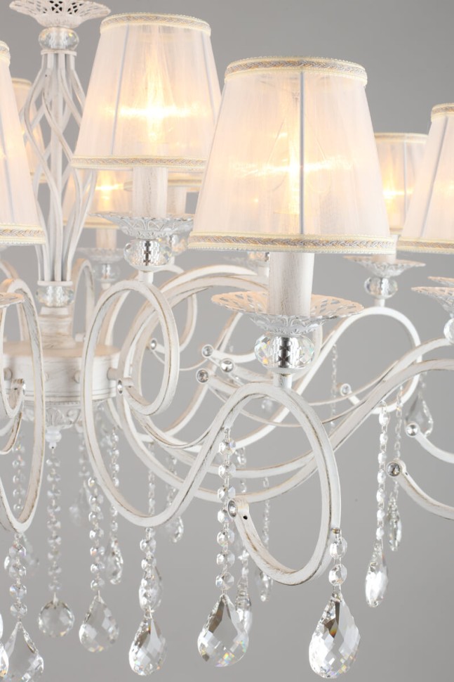 OML-79103-18 OMNILUX большая подвесная люстра Belluno, белая с золотой патиной, E14*18*40W