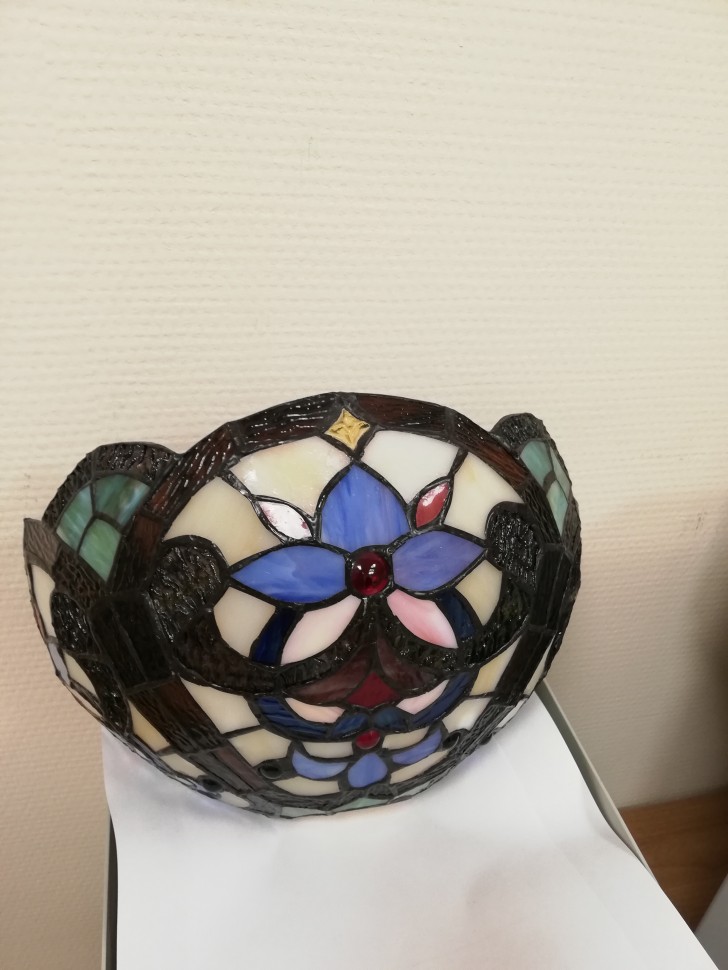 826-801-01 Velante настенный светильник в стиле Тиффани