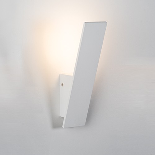 IT01-6096S ITALLINE Настенный светильник белый